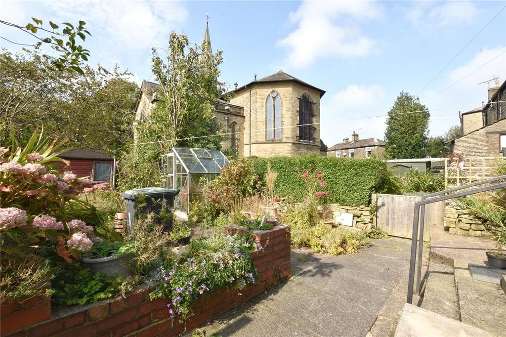 Charlestown Road, Glossop, Derbyshire, SK13 - Image 2