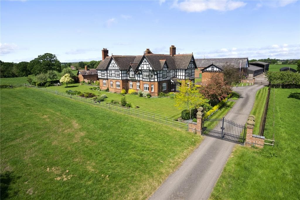Nantwich Road, Wimboldsley, Nr Middlewich, Cheshire, CW10 - Image 2