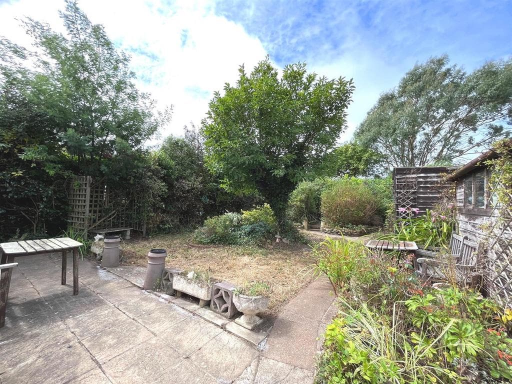 Copse Lane, Freshwater - Image 2