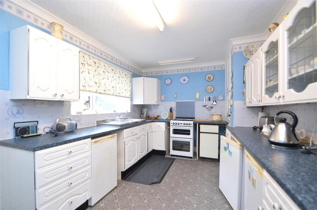Copse Lane, Freshwater - Image 3