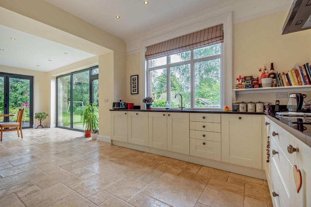 Kennedy Road, Shrewsbury, Shropshire - Image 4