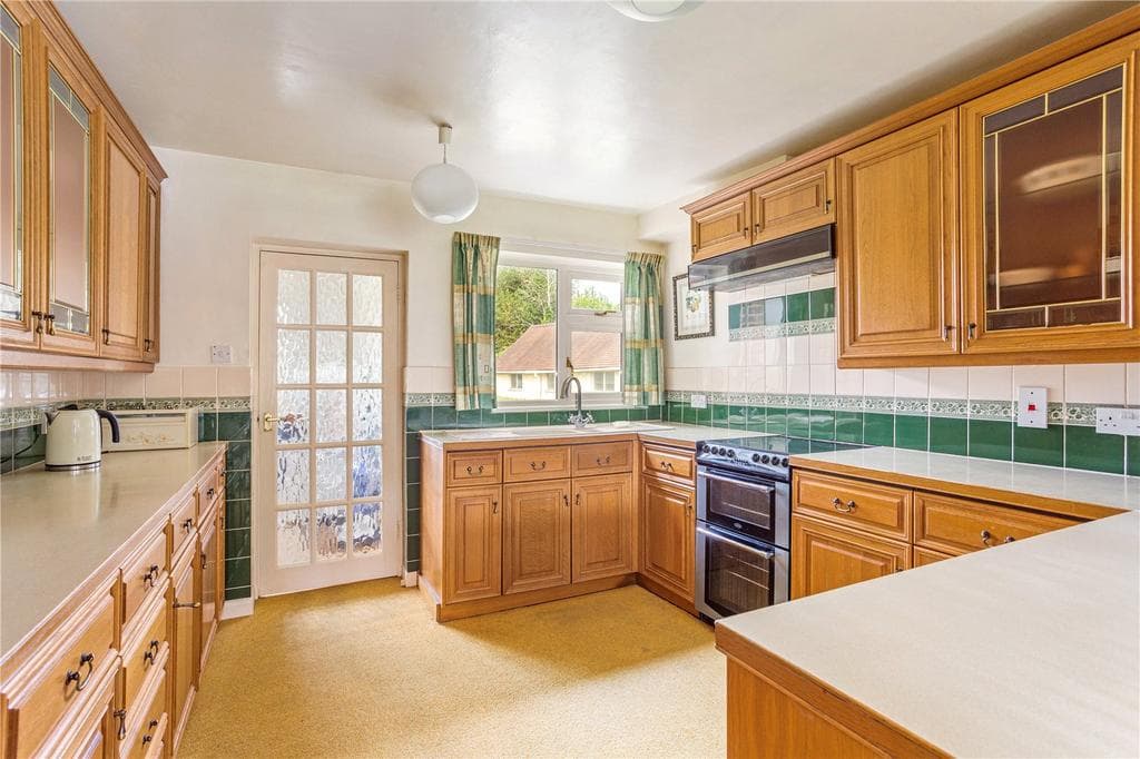 Parrotts Lane, Cholesbury, Tring, Hertfordshire, HP23 - Image 4