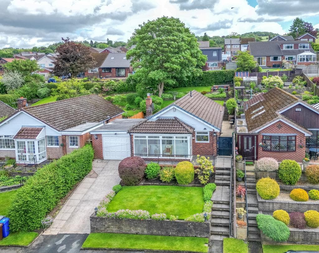 Blackthorne Road, Gee Cross - Image 5