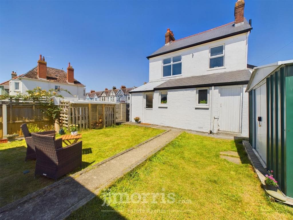 Walmer House, Vergam Terrace, Fishguard - Image 2