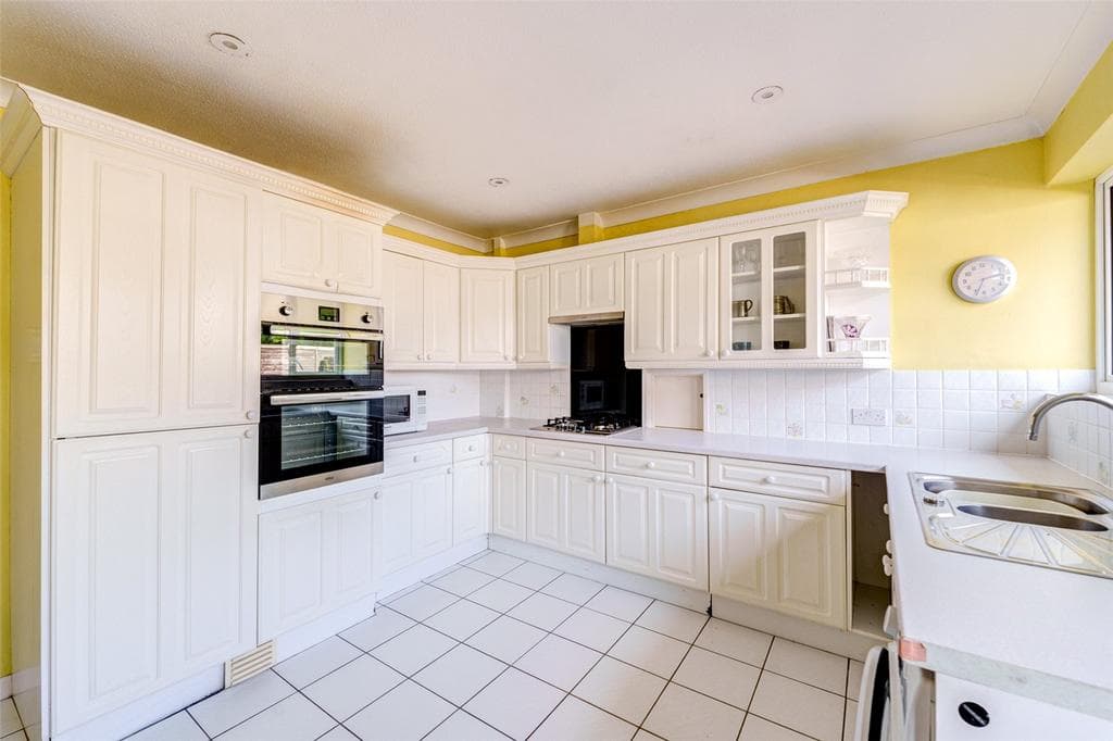 Midhurst Drive, Goring By Sea, West Sussex, BN12 - Image 3