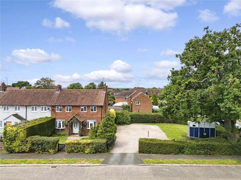 Dakyn Drive, Stock, Ingatestone, Essex, CM4 - Image 1