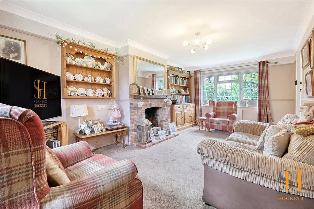 Dakyn Drive, Stock, Ingatestone, Essex, CM4 - Image 2