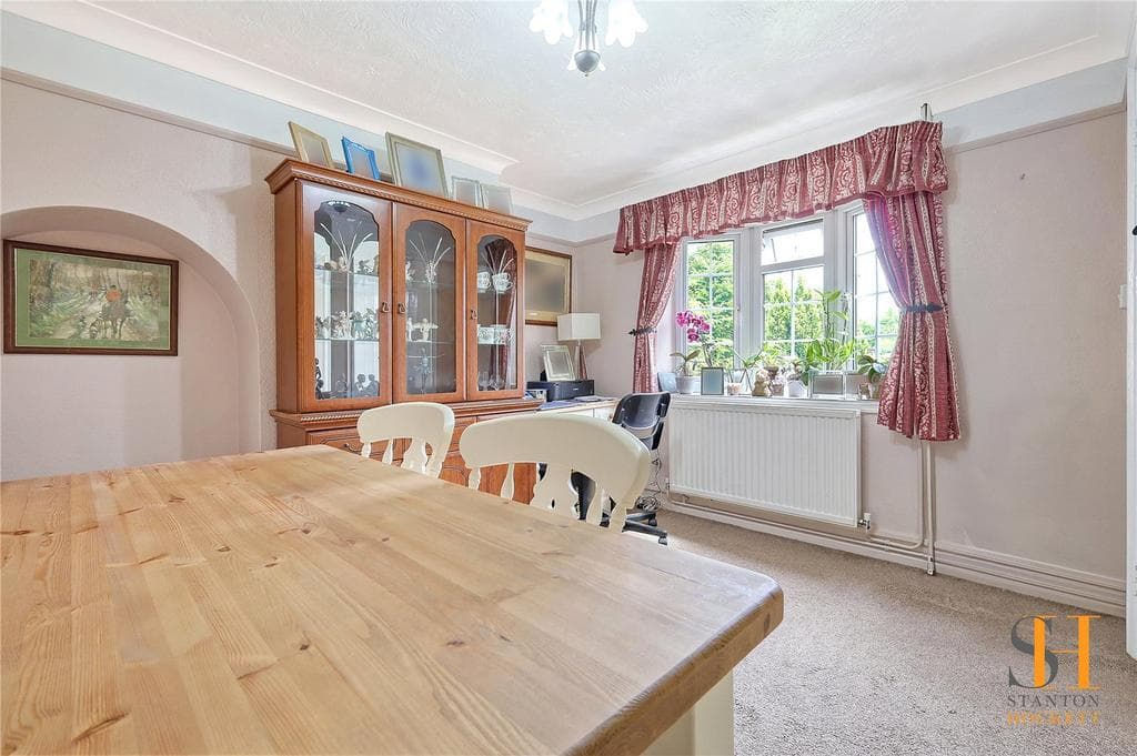 Dakyn Drive, Stock, Ingatestone, Essex, CM4 - Image 4