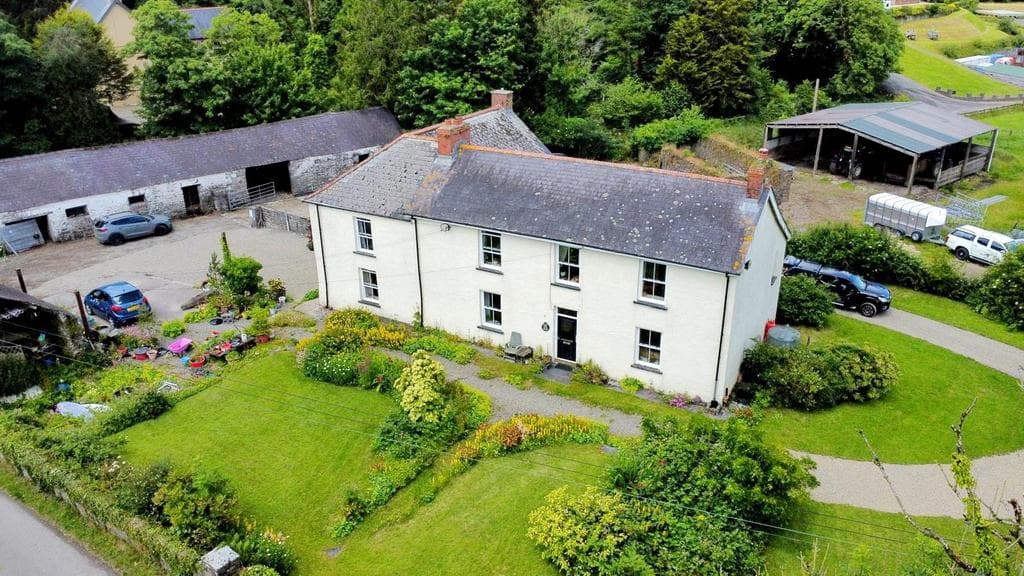 Lampeter Velfrey, Narberth - Image 1
