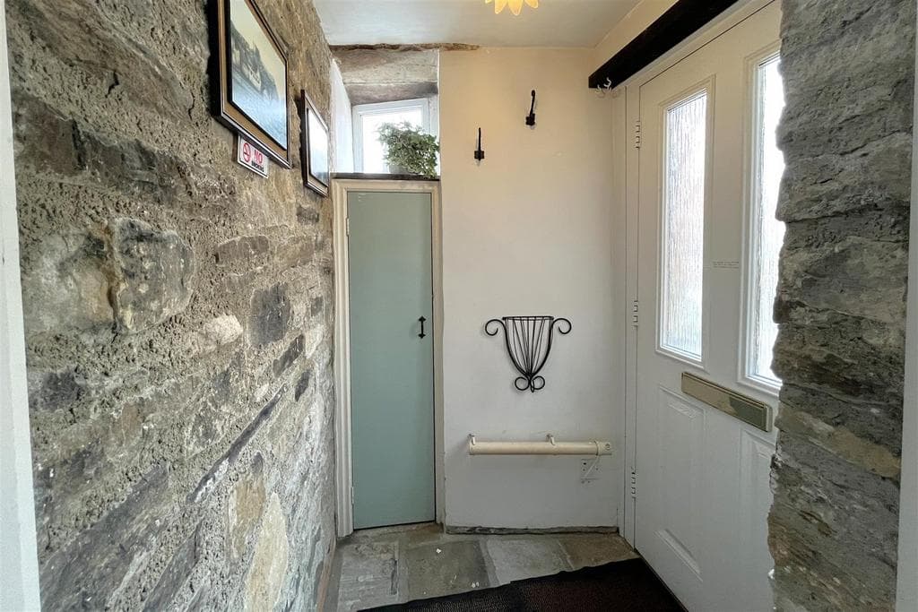 Penfold Yard, Quakers Lane, Richmond - Image 3