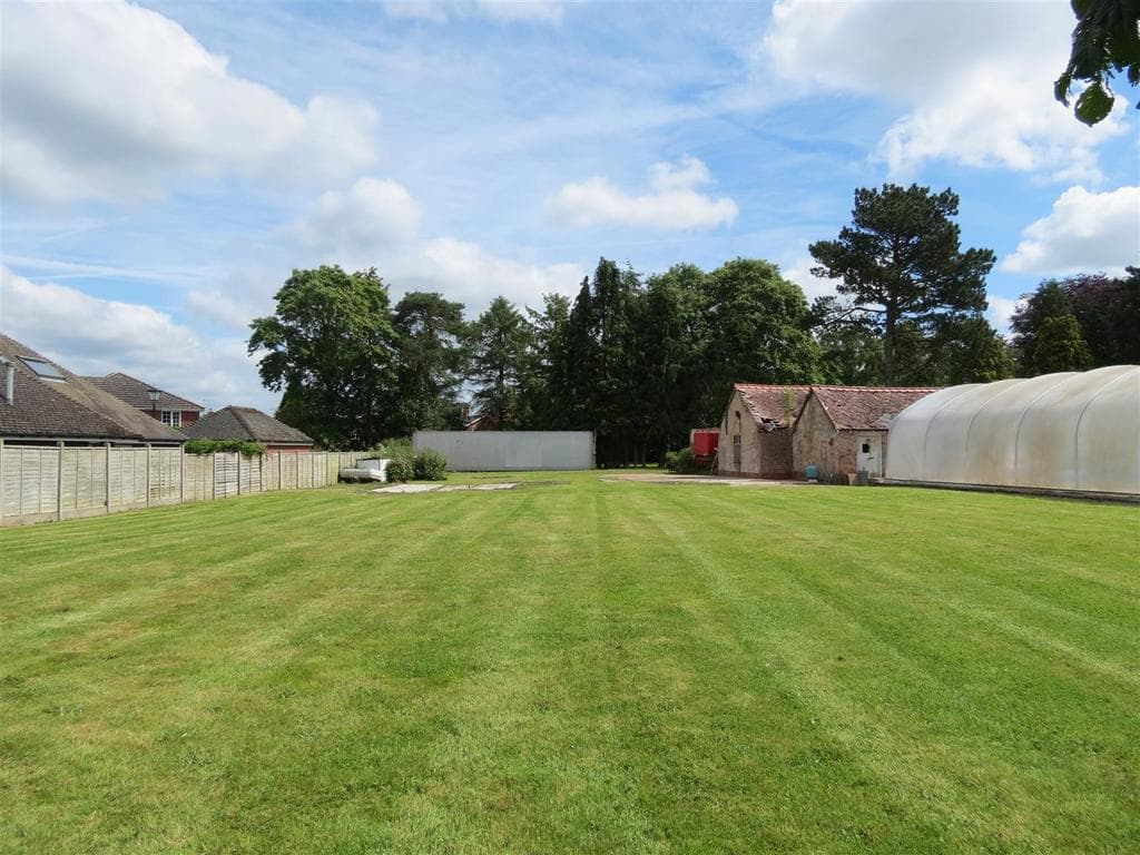 Aston Road, Wem, Shrewsbury - Image 4