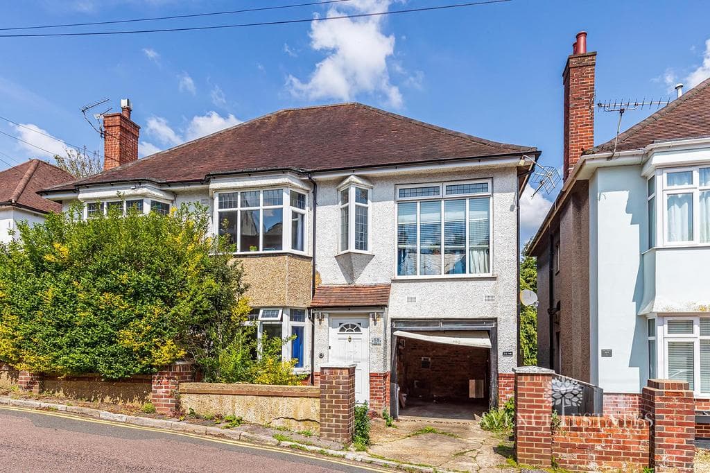 View property at Wharfdale Road, Bournemouth BH4
