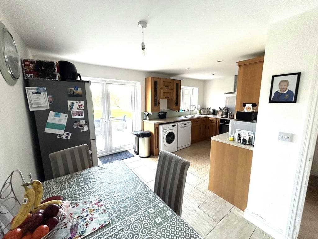 Monkswood Avenue, Waltham Abbey - Image 3