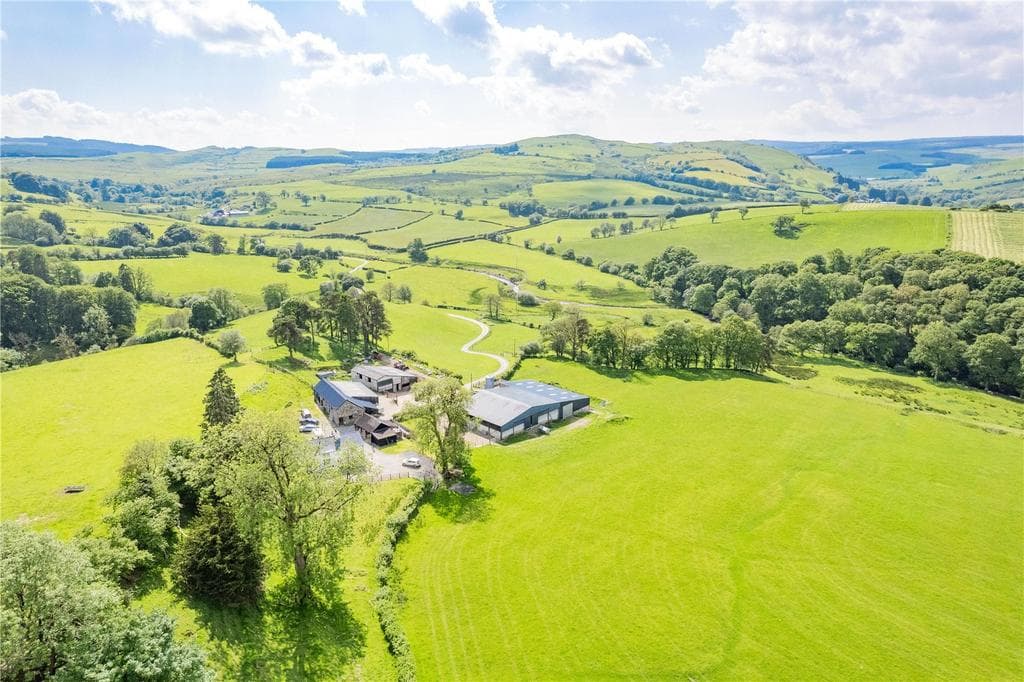 Llanerfyl, Welshpool, Powys - Image 2