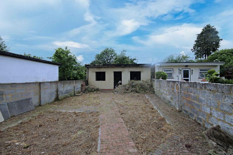 Oakfield Gardens, Greenford - Image 2