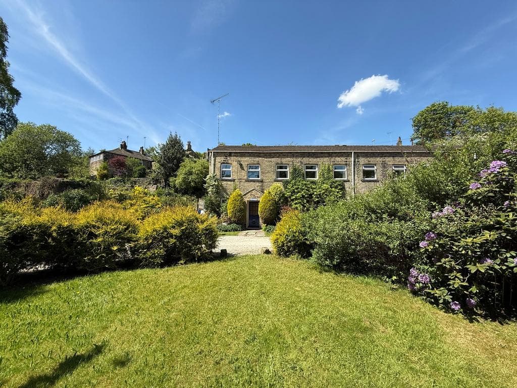 Magdale, Holmfirth HD9 - Image 1