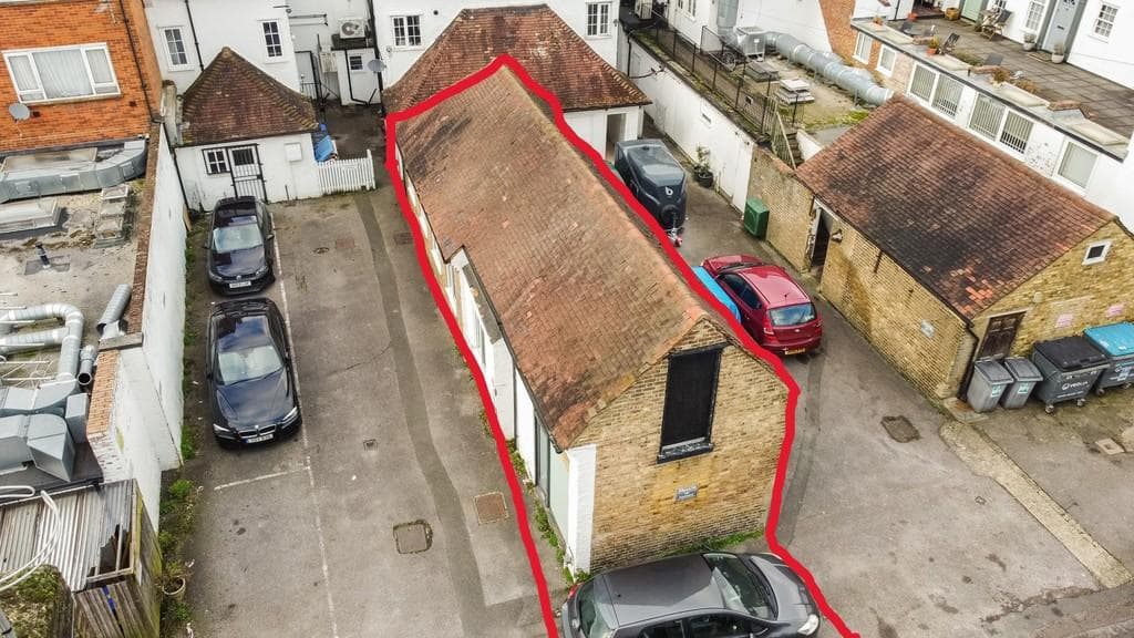 Packhorse Road, Buckinghamshire - Image 1