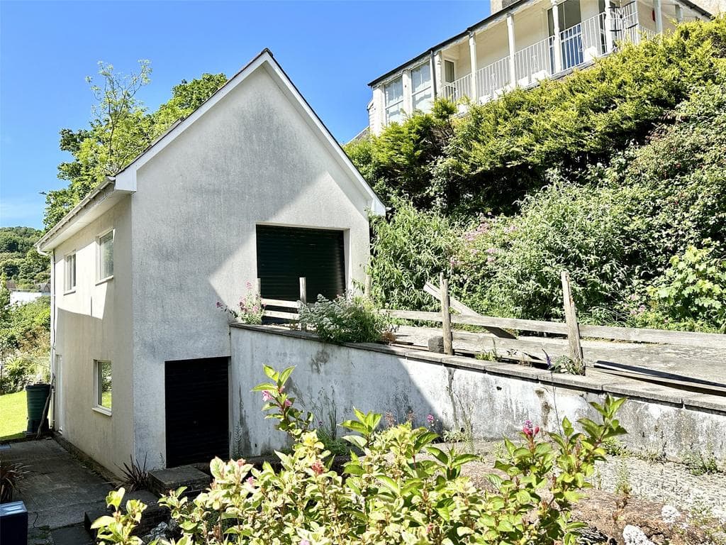 Broad Park Avenue, Ilfracombe, Devon, EX34 - Image 1