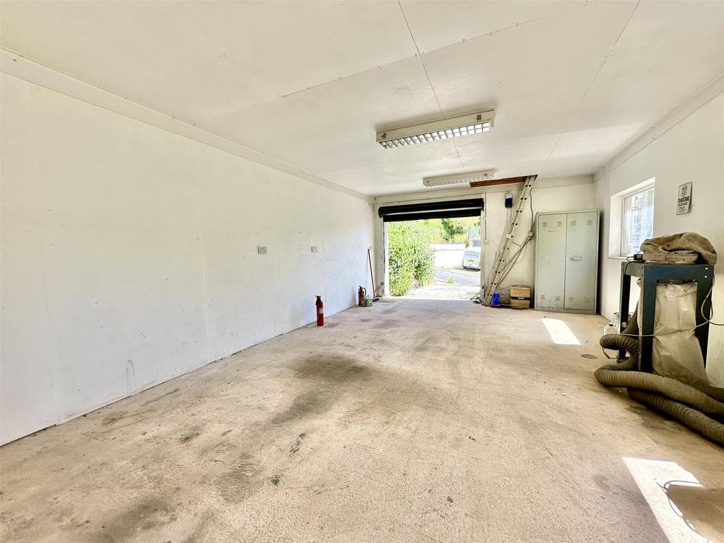 Broad Park Avenue, Ilfracombe, Devon, EX34 - Image 4