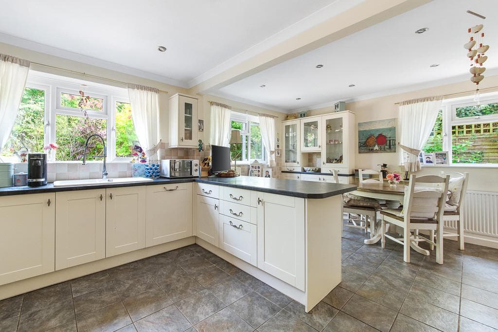 Banstead - Image 5