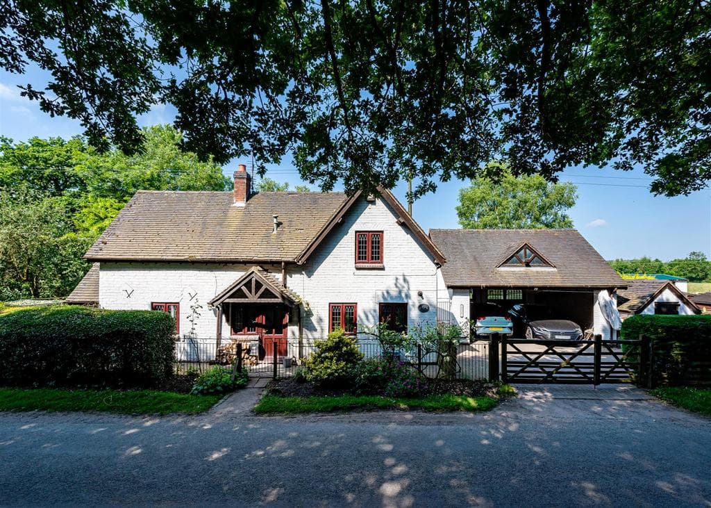 Sweet Turf Cottage, Longnor Gorse, Penkridge, Stafford, ST19 5QL - Image 1