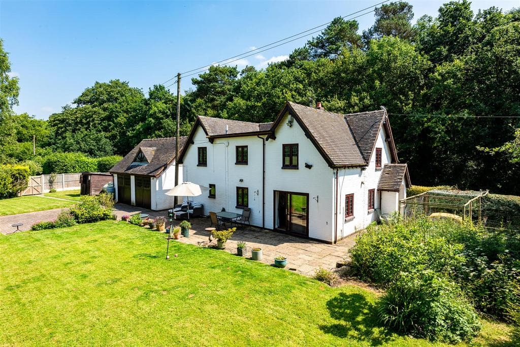 Sweet Turf Cottage, Longnor Gorse, Penkridge, Stafford, ST19 5QL - Image 2