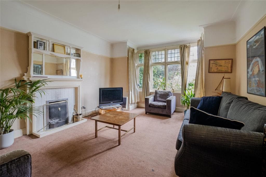 De Montfort Road, London SW16 - Image 2