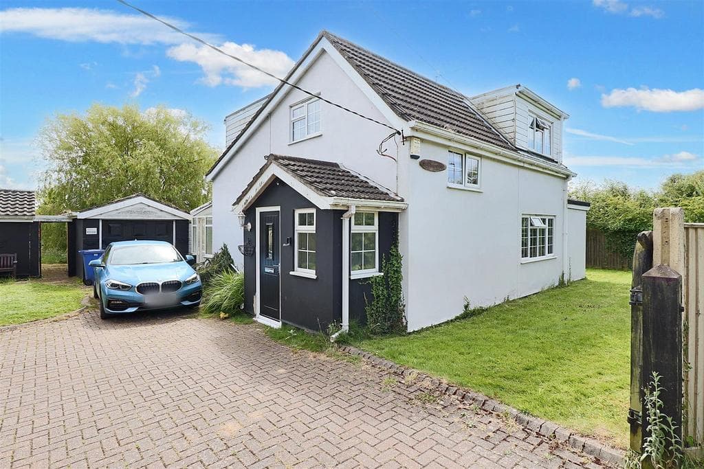 London Road, Kessingland, Lowestoft - Image 2