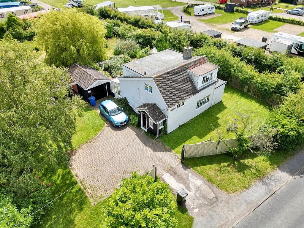 London Road, Kessingland, Lowestoft - Image 4