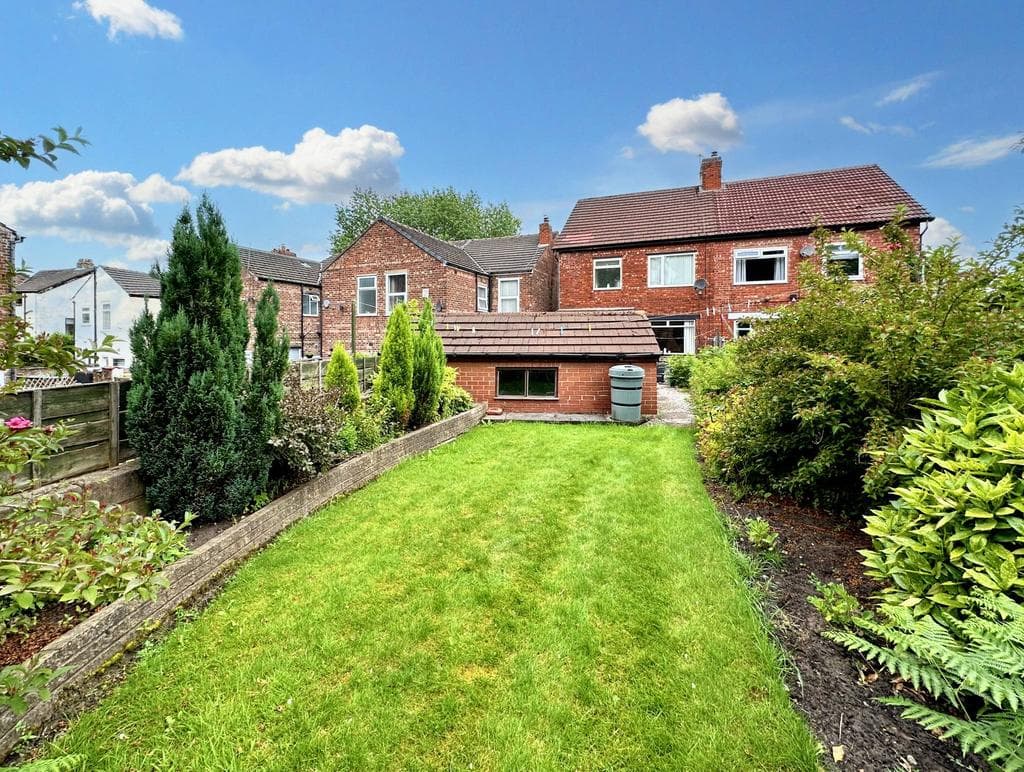 Oaklands Road, Salford, M7 - Image 1