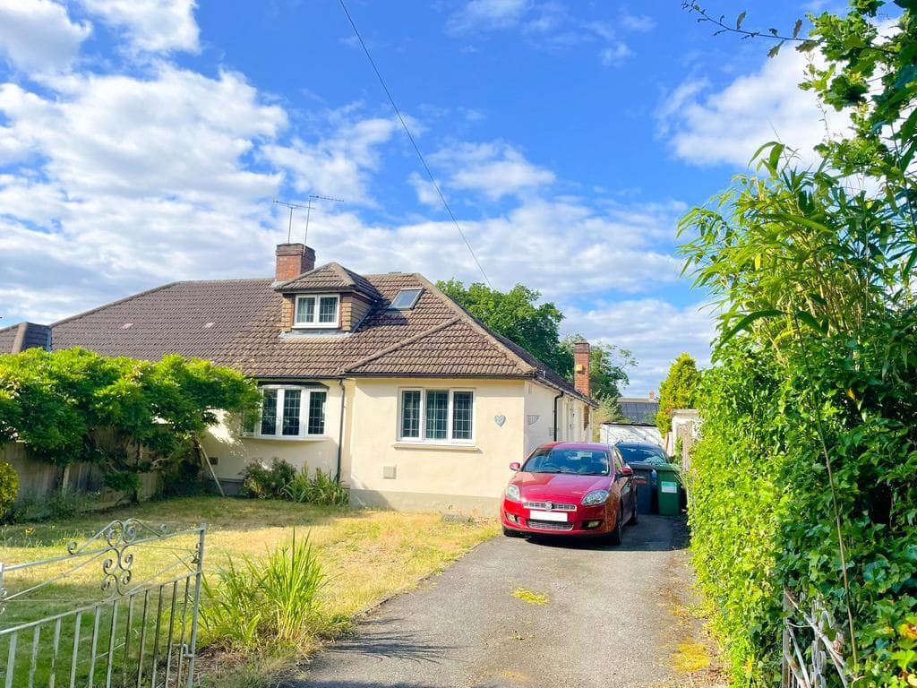 Wraysbury, Berkshire - Image 1
