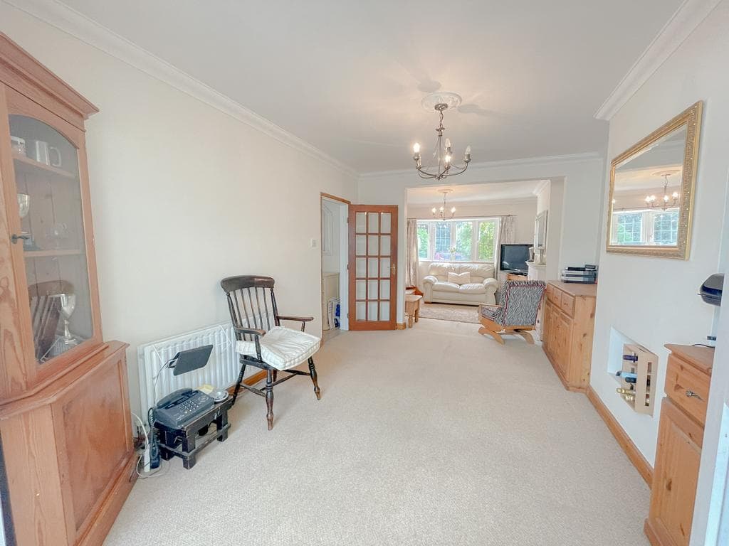 Wraysbury, Berkshire - Image 4