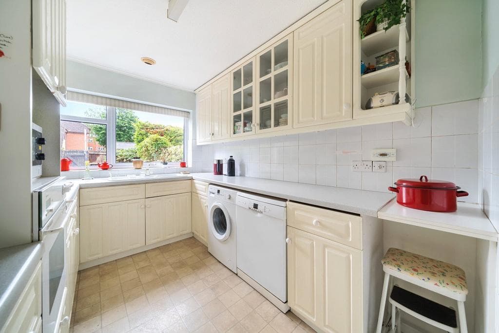 Hurst Lodge, Gower Road, Weybridge, KT13 - Image 5