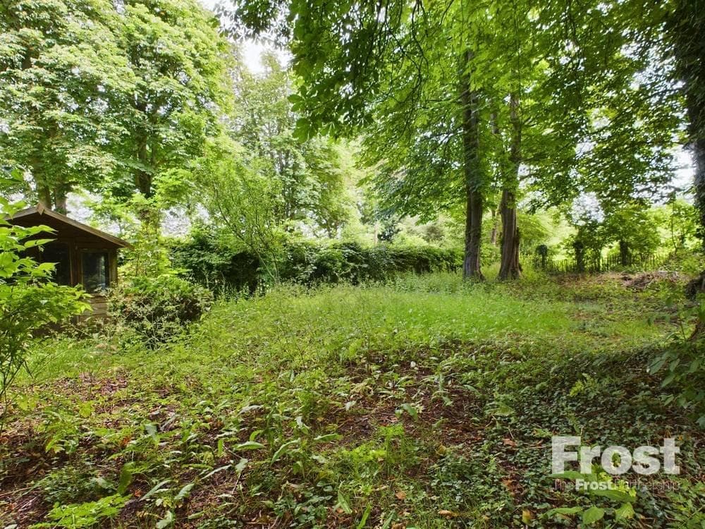 The Embankment, Wraysbury, Berkshire, TW19 - Image 1