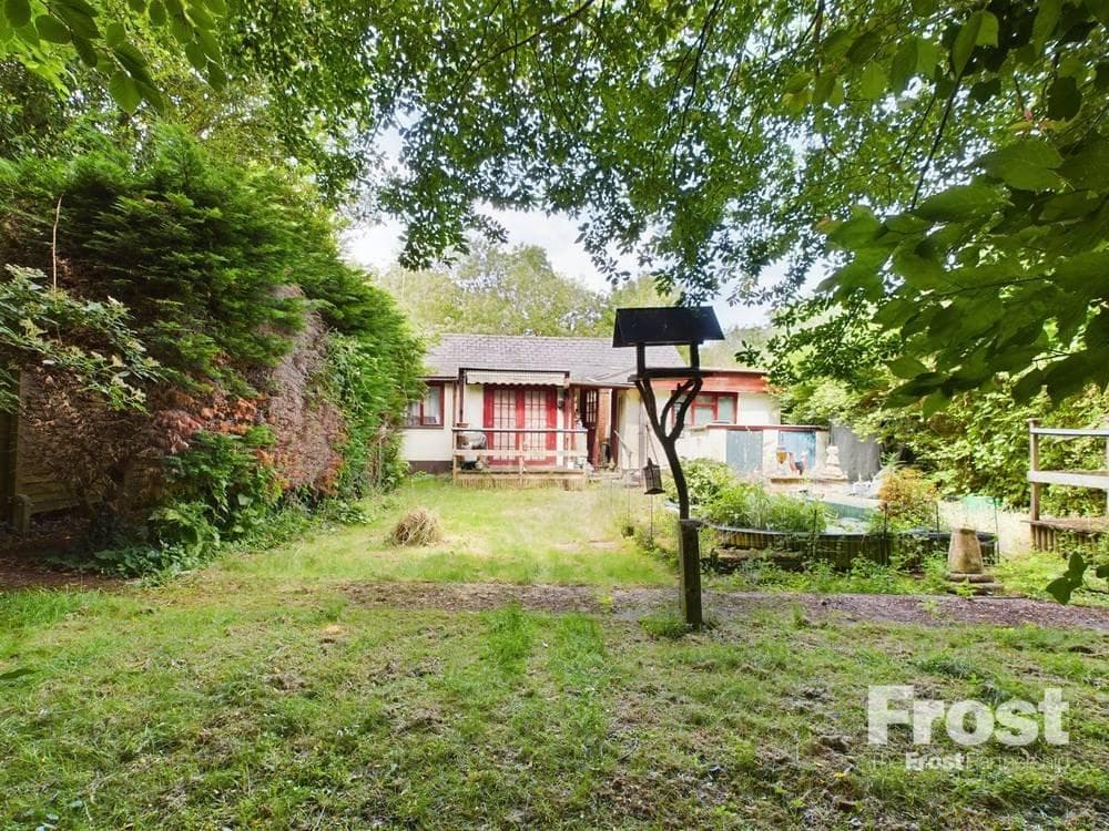 The Embankment, Wraysbury, Berkshire, TW19 - Image 2