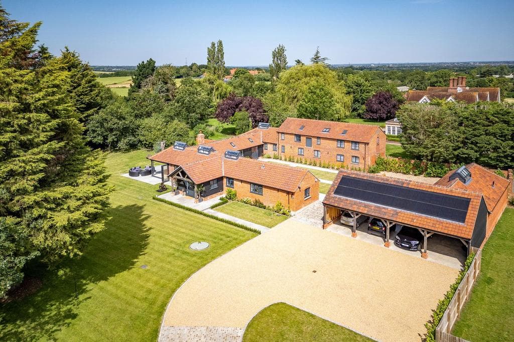 East Hanningfield Road, Chelmsford CM2 - Image 1