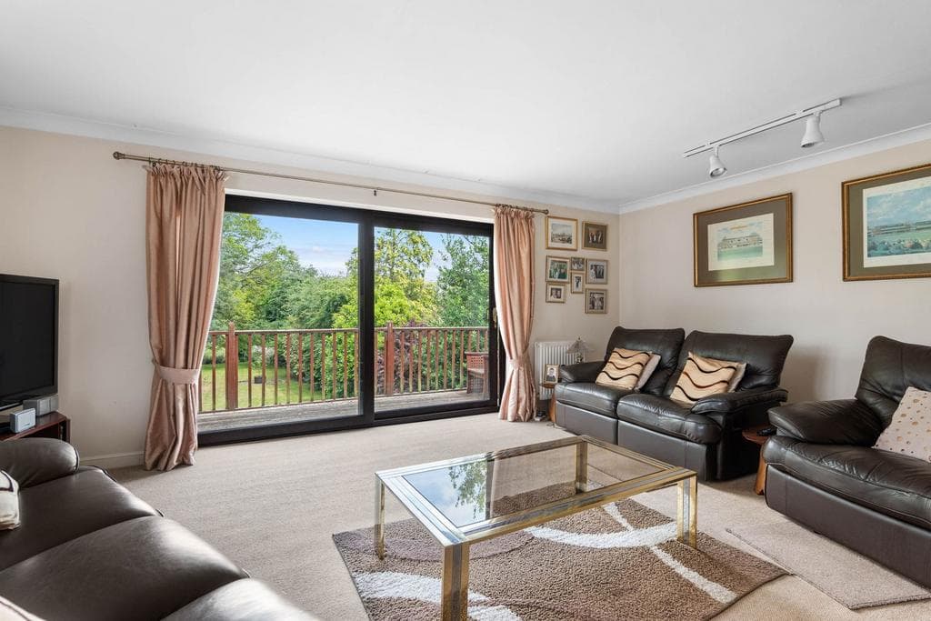 252 Hylton Road, St. John's, Worcester.  WR2 5LA - Image 2