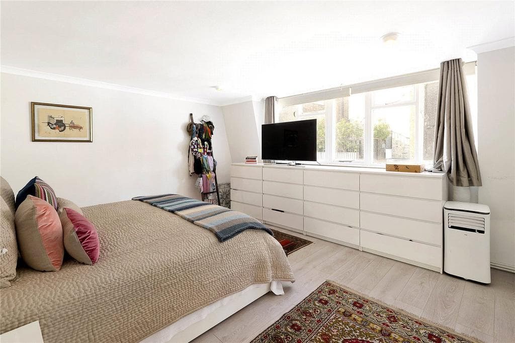 Ebury Mews, Belgravia, London, SW1W - Image 4