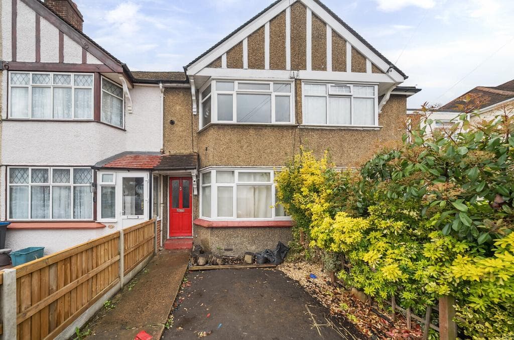 Denham Crescent, Mitcham CR4 - Image 1