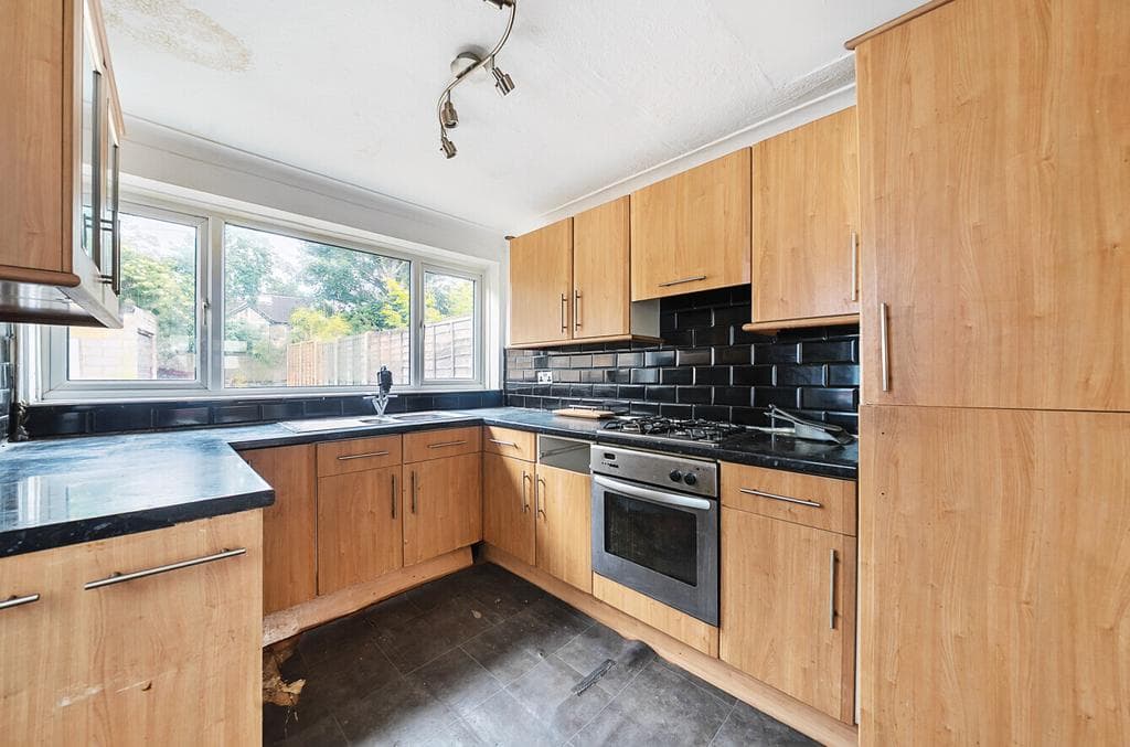 Denham Crescent, Mitcham CR4 - Image 3