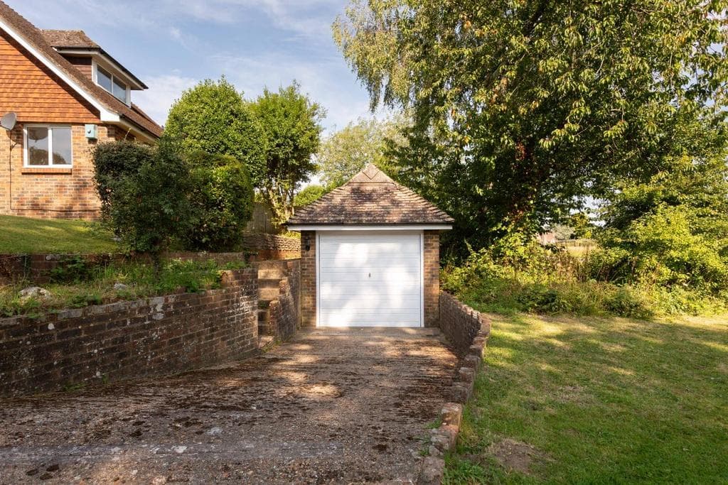 Mill Drive, Henfield - Image 4