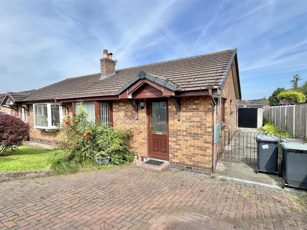 Wiltshire Drive, Glossop - Image 1