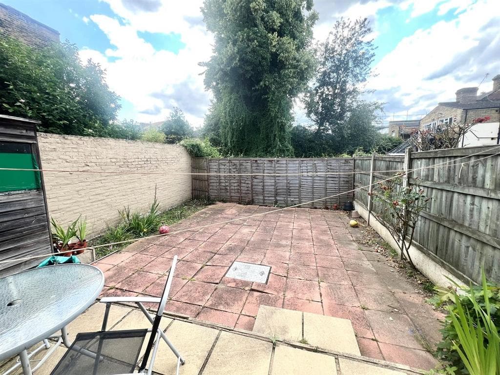 Lonsdale Road, London E11 - Image 3