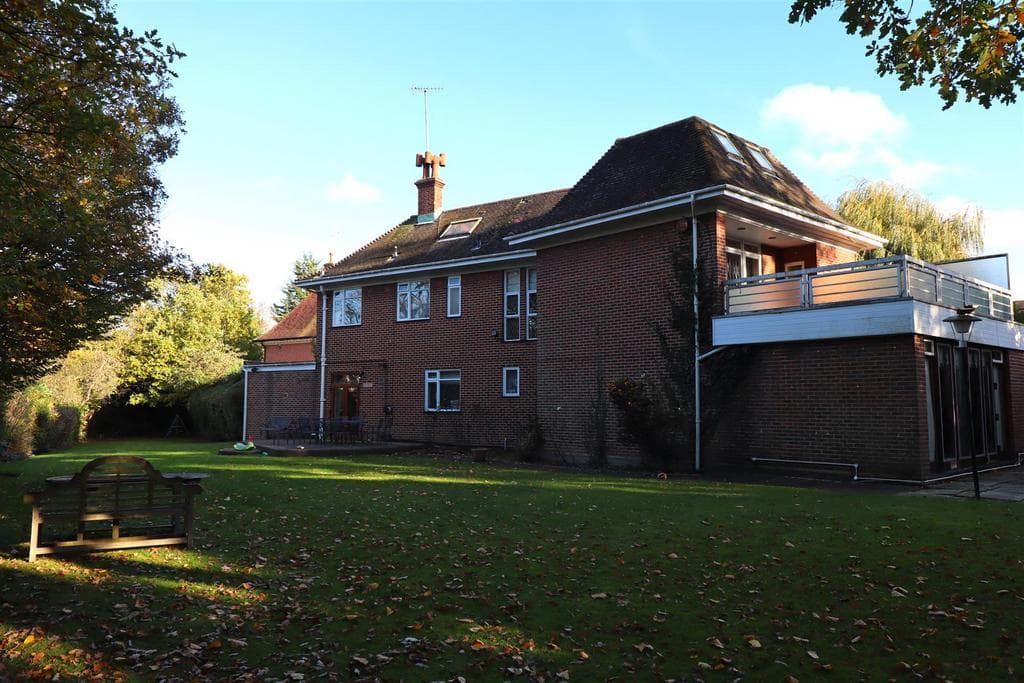 Winnington Close, Hampstead Garden Suburb - Image 2