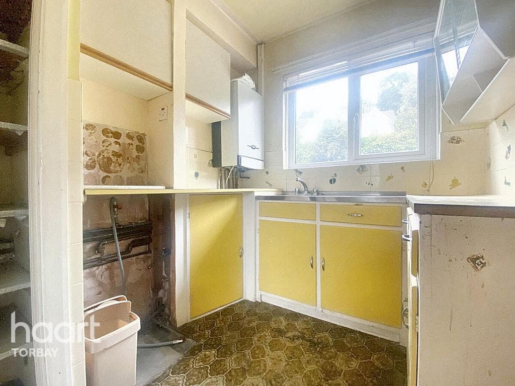 Lower Woodfield Road, Torquay - Image 3