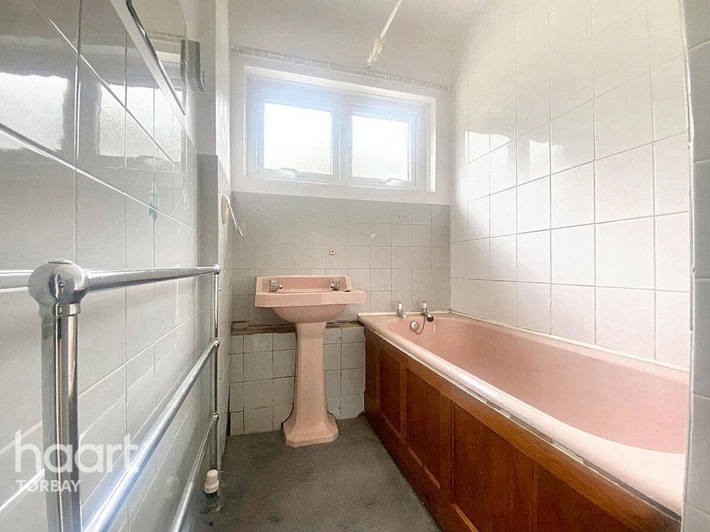 Lower Woodfield Road, Torquay - Image 5