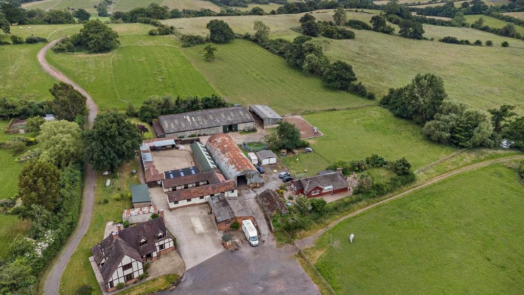 Seechem Equestrian Centre, Alvechurch, Worcestershire - Image 3
