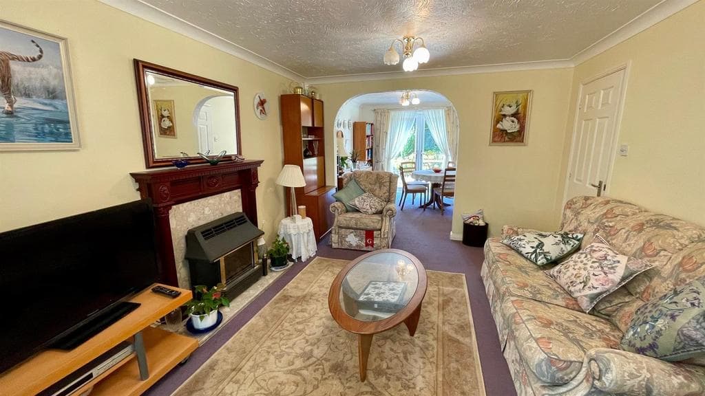 Powys Road, Llandudno - Image 4