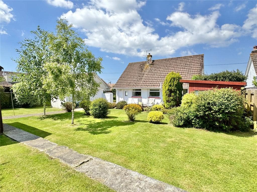 Linscott Crescent, West Yelland, Barnstaple, Devon, EX31 - Image 1