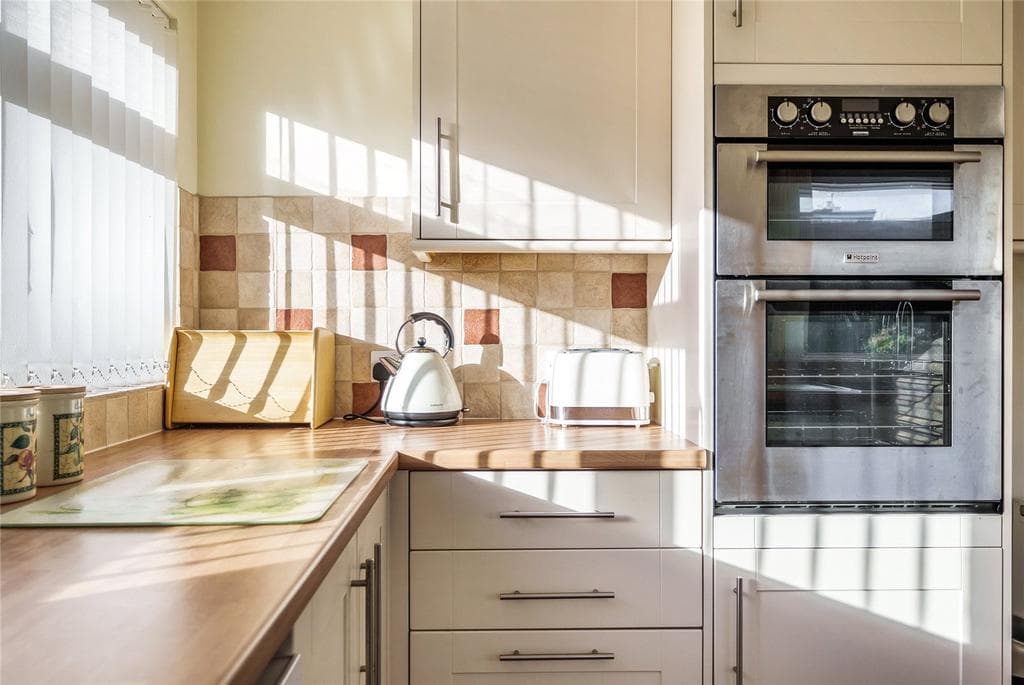 Linscott Crescent, West Yelland, Barnstaple, Devon, EX31 - Image 4